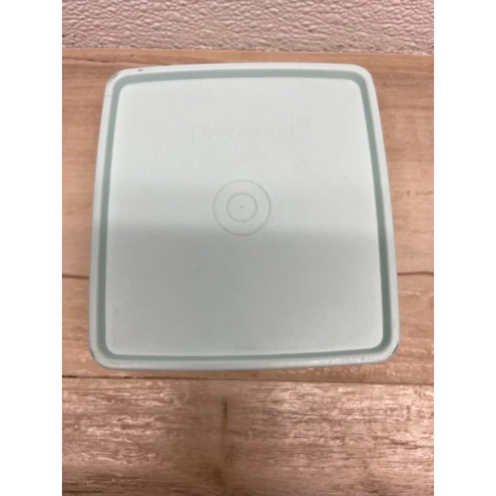 Vintage Tupperware Sanwich Container Sqare #670-33 With Lid # 671-29